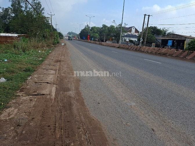 Hơn 20m mặt tiền quốc lộ 782. 1117m2 có thổ cư. 340tr 1m