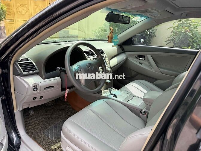 Toyota Camry 2010 LE 2.5 - 79000 km nhà dùng