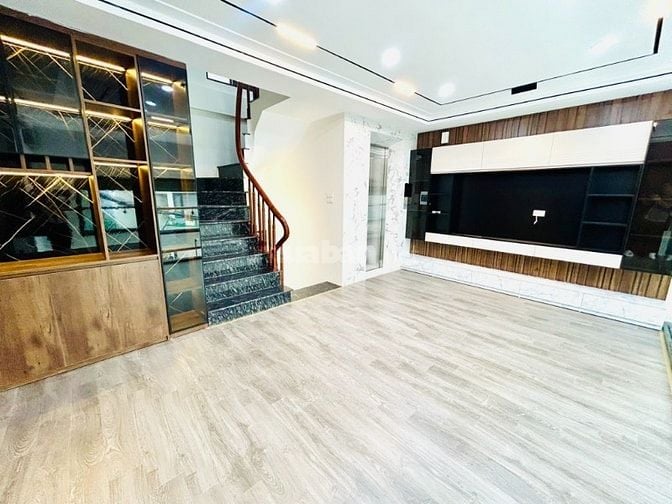 Bán Gấp nhà Nam Dư Lĩnh Nam Ô tô qua nhà. DT 46M 5 Tầng 8.3 tỷ.
