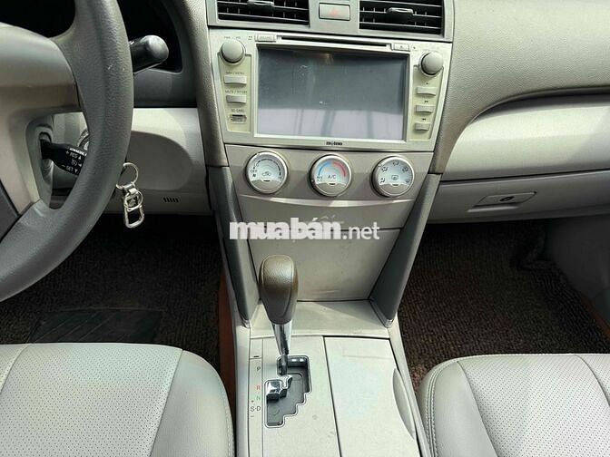 Toyota Camry 2010 LE 2.5 - 79000 km nhà dùng