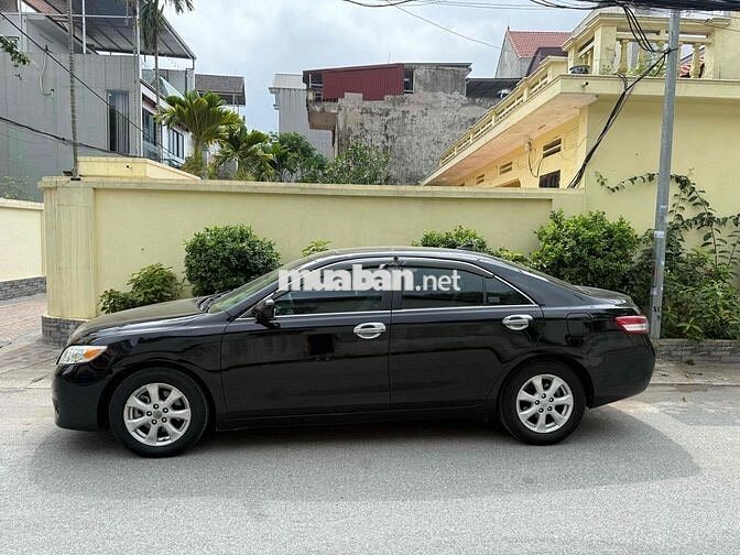 Toyota Camry 2010 LE 2.5 - 79000 km nhà dùng