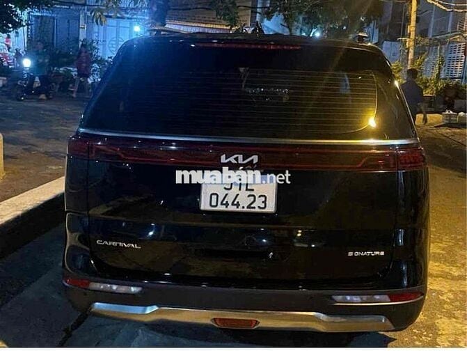 Kia Carnival 2024 2.2D Signature 7 ghế - 36000 km