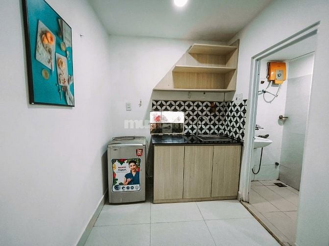 Phòng 16m2-4,3tr, cửa sổ, kệ bếp, full nội thất, thang máy, 24/24 