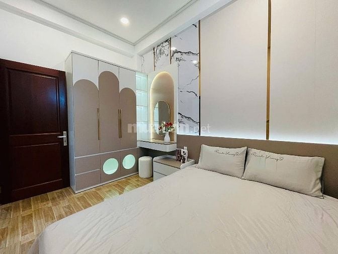 Cô Năm bán nhà 50m2 Thạnh Lộc 47,Q12.Gần cầu Phú Long.Hẻm 6m.Sổ riêng.