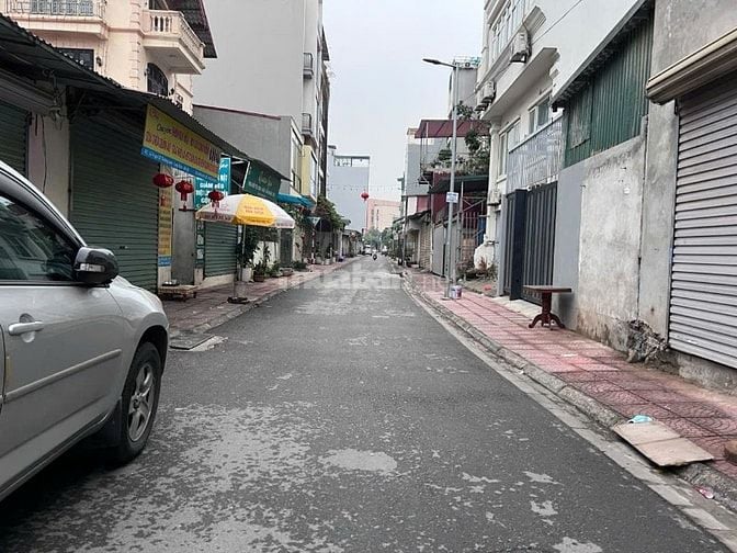 Bán 155m2 đất ngõ 87 phố Trường Lâm, Long Biên. Đường thông ô tô tránh