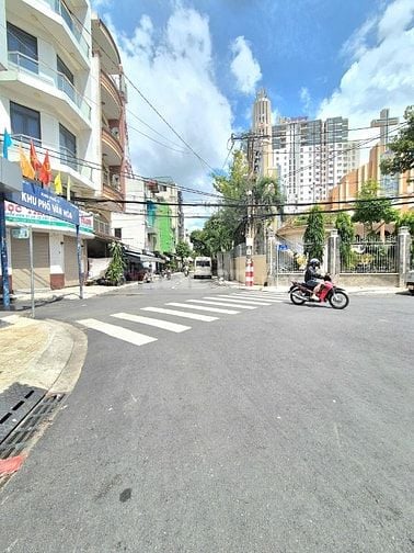 Bán nhà 55m2 Gần Ngã tư bảy hiền . hẻm thẳng Ngay chợ Vải Tân Bình