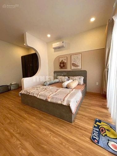 Nhà chính chủ SƯ VẠN HẠNH Q10-nhỉnh 6 tỷ- cần bán gấp - Hẻm xe ô tô th