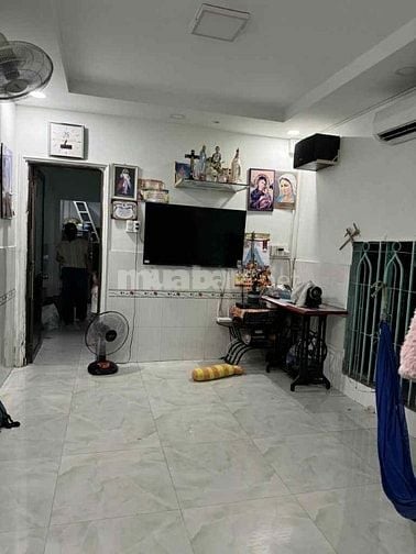 NẰM NGAY VÒNG XOAY CHÂN CẦU BÌNH TRIỆU, THỦ ĐỨC - 65M2 - 2 TẦNG BTCT 