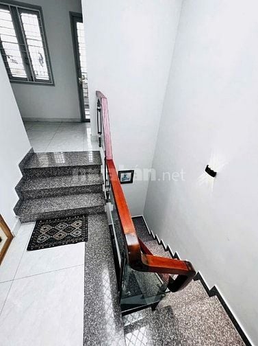Bán nhà chính chủ đang ở khu phân lô đẹp 4 x 14 đúc4lầu 4pn 5wc p8 gv