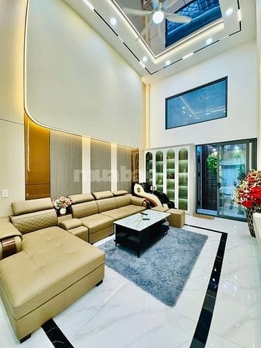 Bán gấp nhà ở đường Phó Cơ Điều, phường 7, quận 11, giá 3 tỷ.