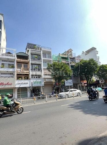 Bán gấp nhà MT Lê Văn Sỹ, Quận 3 - 197m2 (6.25 x 24.5; Nở hậu 10m)