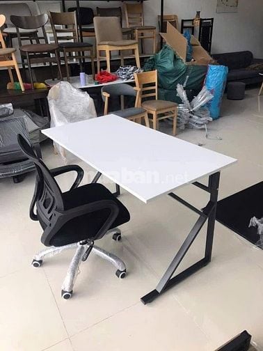 Bàn làm việc giá rẻ, bàn chân K