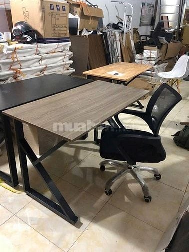Bàn làm việc giá rẻ, bàn chân K