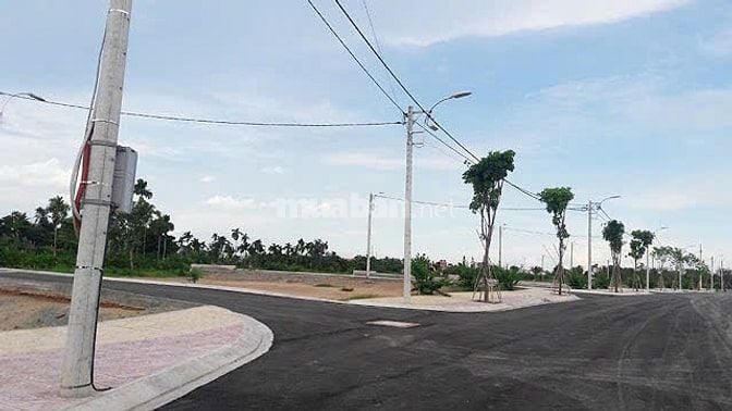 Lô đất 80m2 đường Vườn Lài, An Phú Đông, quận 12 giá 2 tỷ 050 triệu. 
