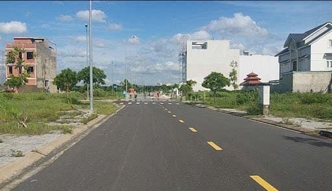 Lô đất 80m2 đường Vườn Lài, An Phú Đông, quận 12 giá 2 tỷ 050 triệu. 