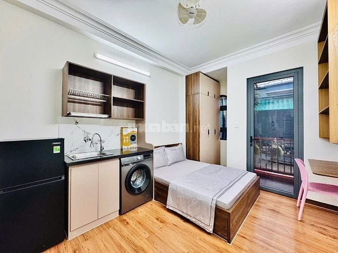 CHDV Ngay Ngã Tư Hàng Xanh - P15, Bình Thạnh - 60m2 - 8 Phòng - 60tr