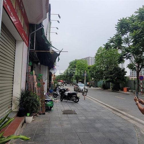 ĐẤT KINH DOANH "HỐT BẠC" NGỌC THỤY - MẶT TIỀN ĐẸP - VỈA HÈ RỘNG 