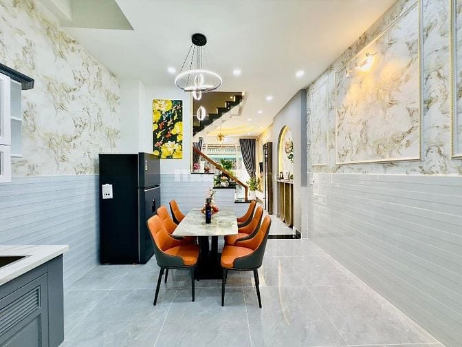 TC 3 Tỷ mua ngay căn nhà 2 tầng ngay Thùy Trâm, BT. DT: 52.5m2. Hẻm 5m