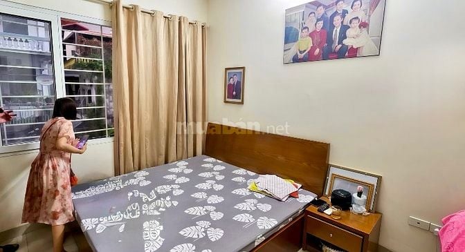 Ngõ 173 Hoàng Hoa Thám 90m2*5t, thang máy, 2thoáng, thông, giá 17.9tỷ.