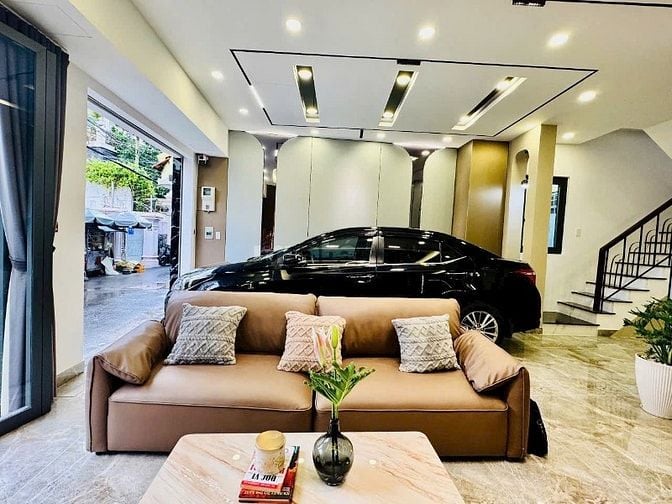 Nhà 4 Lầu Tuyệt đẹp Mặt tiền đường Nguyễn Khuyến, P12, Q.Bình Thạnh.