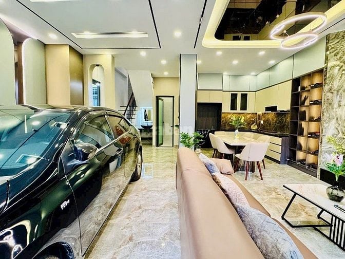 Nhà 4 Lầu Tuyệt đẹp Mặt tiền đường Nguyễn Khuyến, P12, Q.Bình Thạnh.