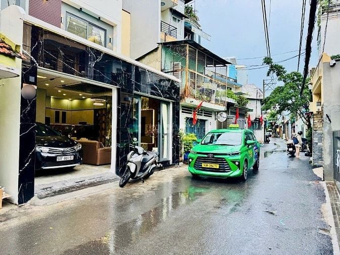 Nhà 4 Lầu Tuyệt đẹp Mặt tiền đường Nguyễn Khuyến, P12, Q.Bình Thạnh.