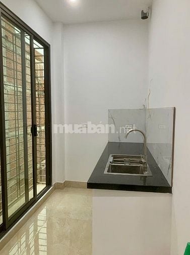 Cho thuê 245m2 sàn tầng 3,4,5 nhà mặt phố Lê Trọng Tấn, Hà Đông