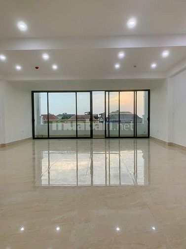 Cho thuê 245m2 sàn tầng 3,4,5 nhà mặt phố Lê Trọng Tấn, Hà Đông