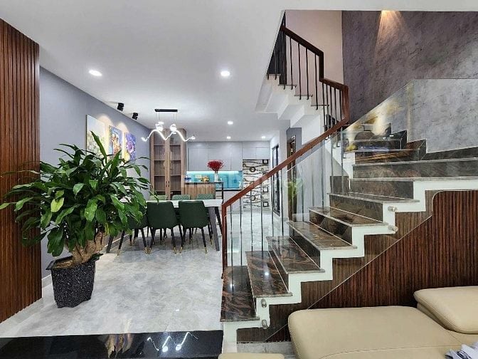Nhà hạng A lên sóng!!! Nhà Lê Sao cách trường tiểu học Võ Thị Sáu 2p