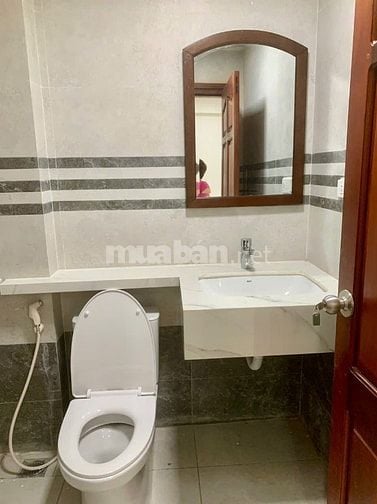 Cho thuê 245m2 sàn tầng 3,4,5 nhà mặt phố Lê Trọng Tấn, Hà Đông