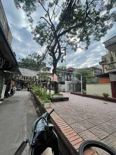 Bán tập thể Chợ Mơ. Hai Bà Trưng. Hà Nội. Tầng 3. Dt 90m. Có 3 ngủ 2vs