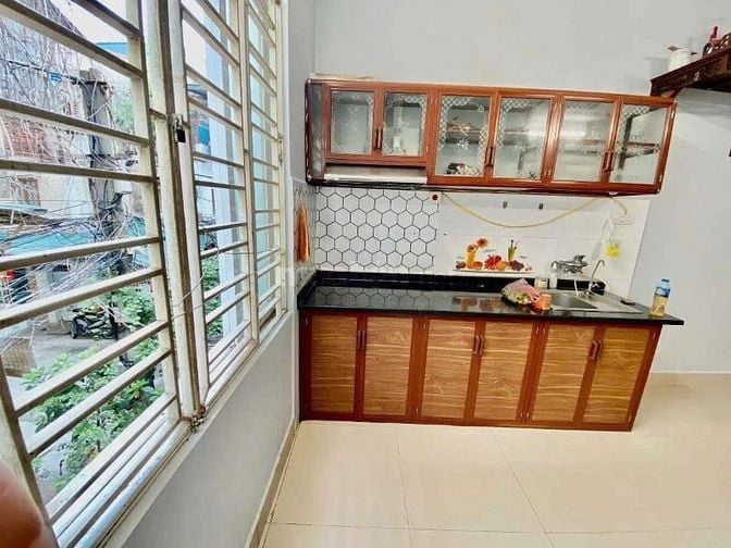 Bán tập thể Chợ Mơ. Hai Bà Trưng. Hà Nội. Tầng 3. Dt 90m. Có 3 ngủ 2vs