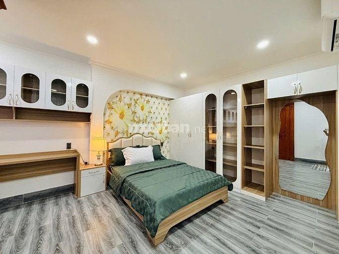 Siêu phẩm DT:5x19m 5 Lầu THANG MÁY hẻm 8m Nguyễn Văn Khối, P8, Q.G
