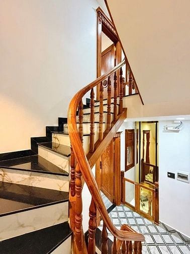 Siêu phẩm DT:5x19m 5 Lầu THANG MÁY hẻm 8m Nguyễn Văn Khối, P8, Q.G