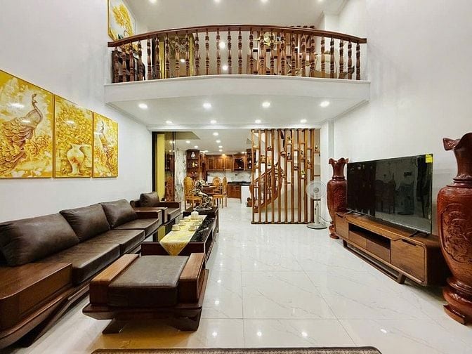 Siêu phẩm DT:5x19m 5 Lầu THANG MÁY hẻm 8m Nguyễn Văn Khối, P8, Q.G