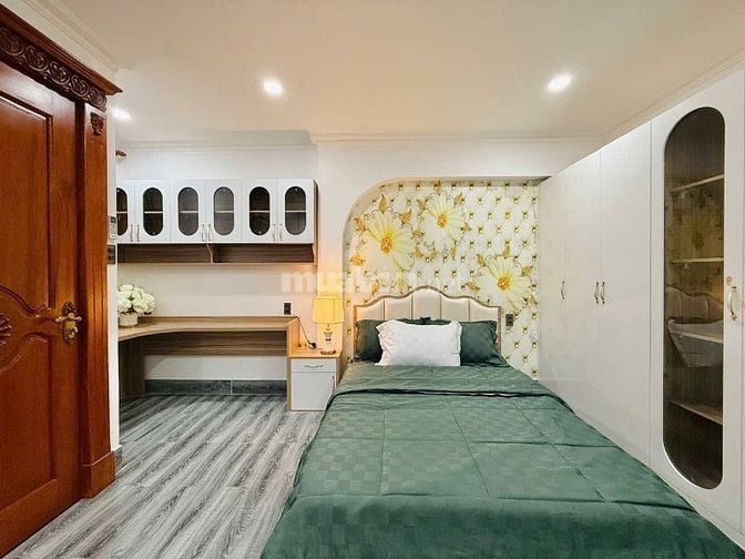 Siêu phẩm DT:5x19m 5 Lầu THANG MÁY hẻm 8m Nguyễn Văn Khối, P8, Q.G