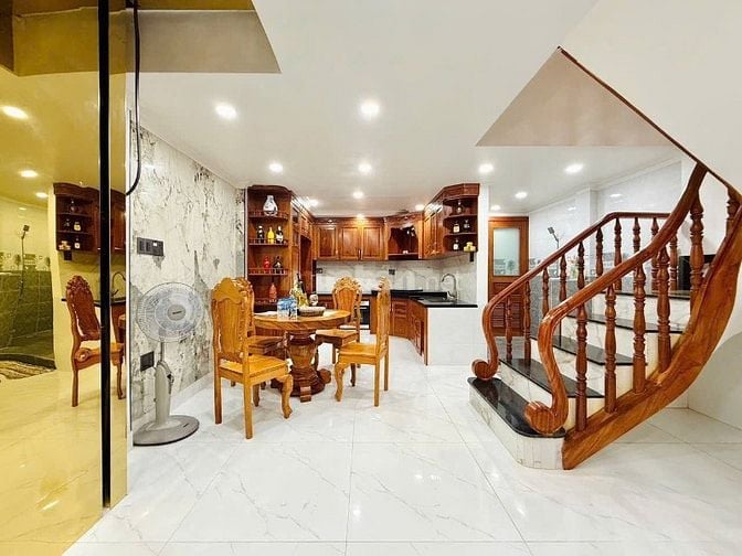 Siêu phẩm DT:5x19m 5 Lầu THANG MÁY hẻm 8m Nguyễn Văn Khối, P8, Q.G