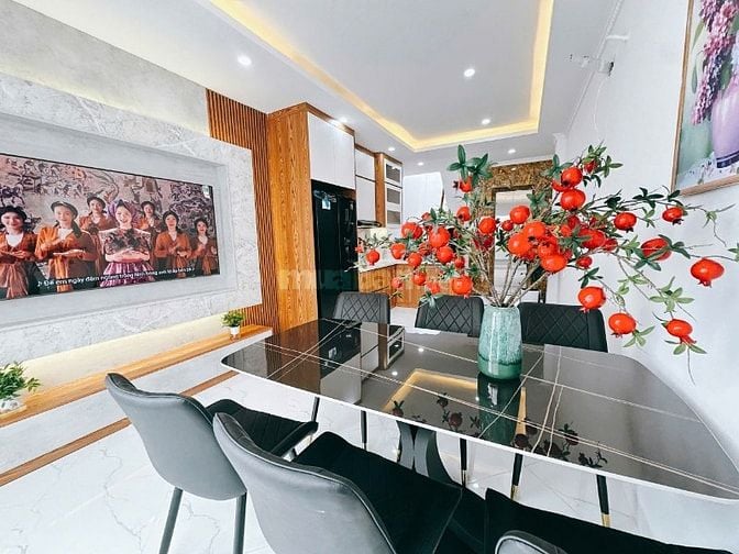 Đẳng cấp 5*! căn nhà duy nhất 31m2 x6 tầng có thang máy phố Định Công 