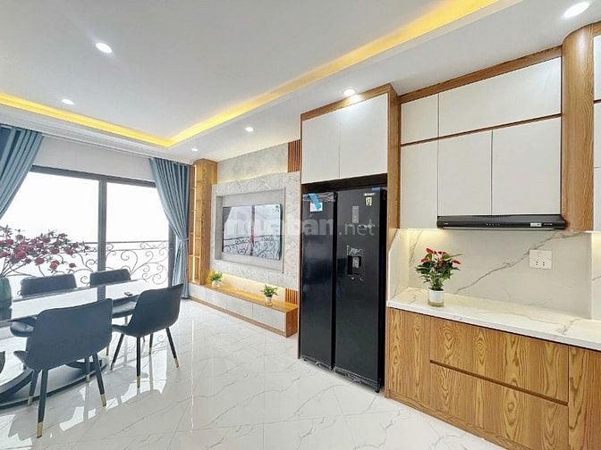 Đẳng cấp 5*! căn nhà duy nhất 31m2 x6 tầng có thang máy phố Định Công 