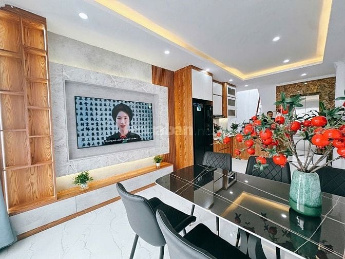 Đẳng cấp 5*! căn nhà duy nhất 31m2 x6 tầng có thang máy phố Định Công 