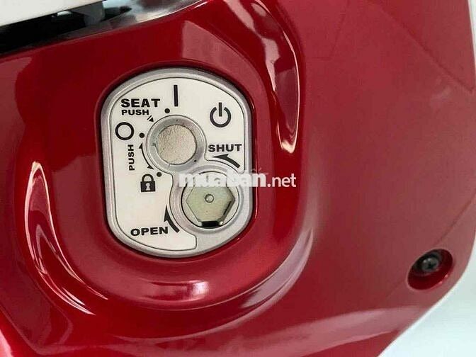 Wave 125i trắng đỏ siêu hiếm 2022 đi 20km