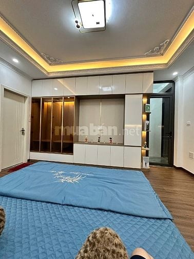 Hơn 5 Tỷ Nhà Hoàng Mai 5 Tầng Full Nội Thất - Ô Tô Đỗ Sát Cửa