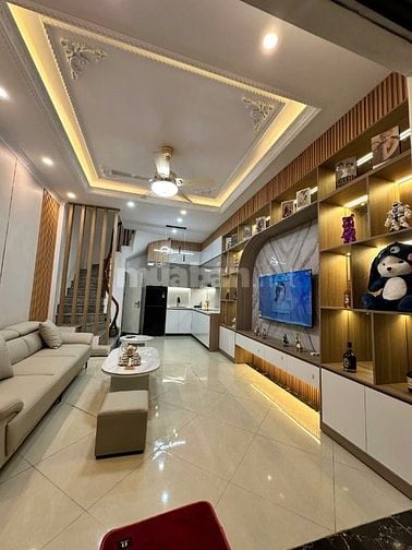 Hơn 5 Tỷ Nhà Hoàng Mai 5 Tầng Full Nội Thất - Ô Tô Đỗ Sát Cửa