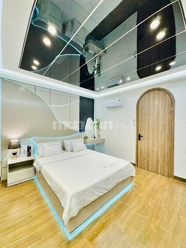 Đi nước ngoài định cư bán gấp nhà ở đường Lý Chính Thắng, phường 9, qu