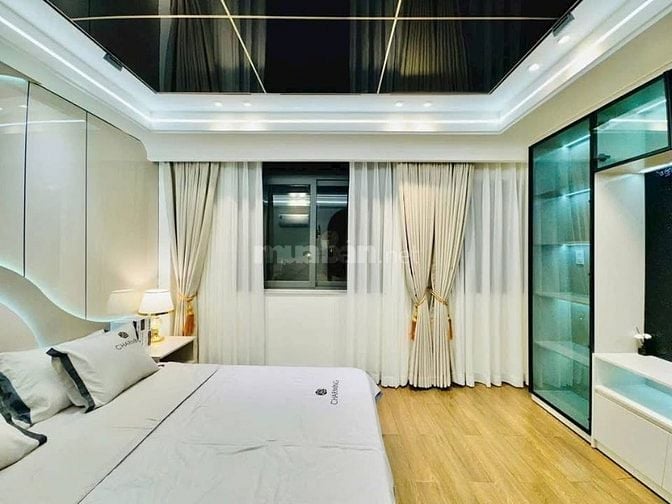Đi nước ngoài định cư bán gấp nhà ở đường Lý Chính Thắng, phường 9, qu