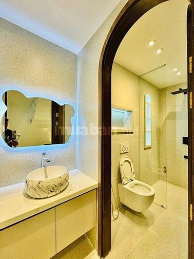Đi nước ngoài định cư bán gấp nhà ở đường Lý Chính Thắng, phường 9, qu