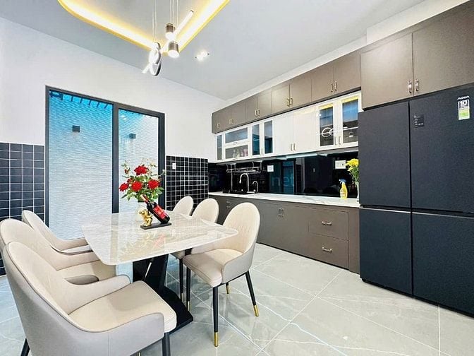 Chủ gửi bán căn 68m2 Nguyễn Đình Chiểu xây 1 trệt 2 lầu. Hẻm 5m, SHR