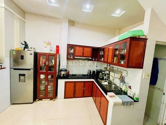 BÁN NHÀ 3/2 NÚT GIAO Q5,Q10, Q11 DT ĐỦ 40M2 3 TẦNG HẺM Ô TÔ 5M THÔNG.