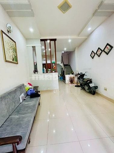 BÁN NHÀ 3/2 NÚT GIAO Q5,Q10, Q11 DT ĐỦ 40M2 3 TẦNG HẺM Ô TÔ 5M THÔNG.