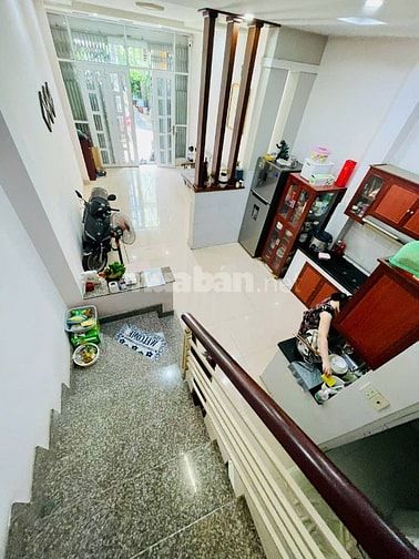 BÁN NHÀ 3/2 NÚT GIAO Q5,Q10, Q11 DT ĐỦ 40M2 3 TẦNG HẺM Ô TÔ 5M THÔNG.